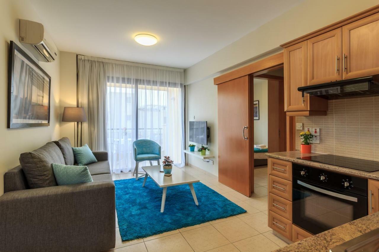 Soho City Apartments Larnaca Room photo